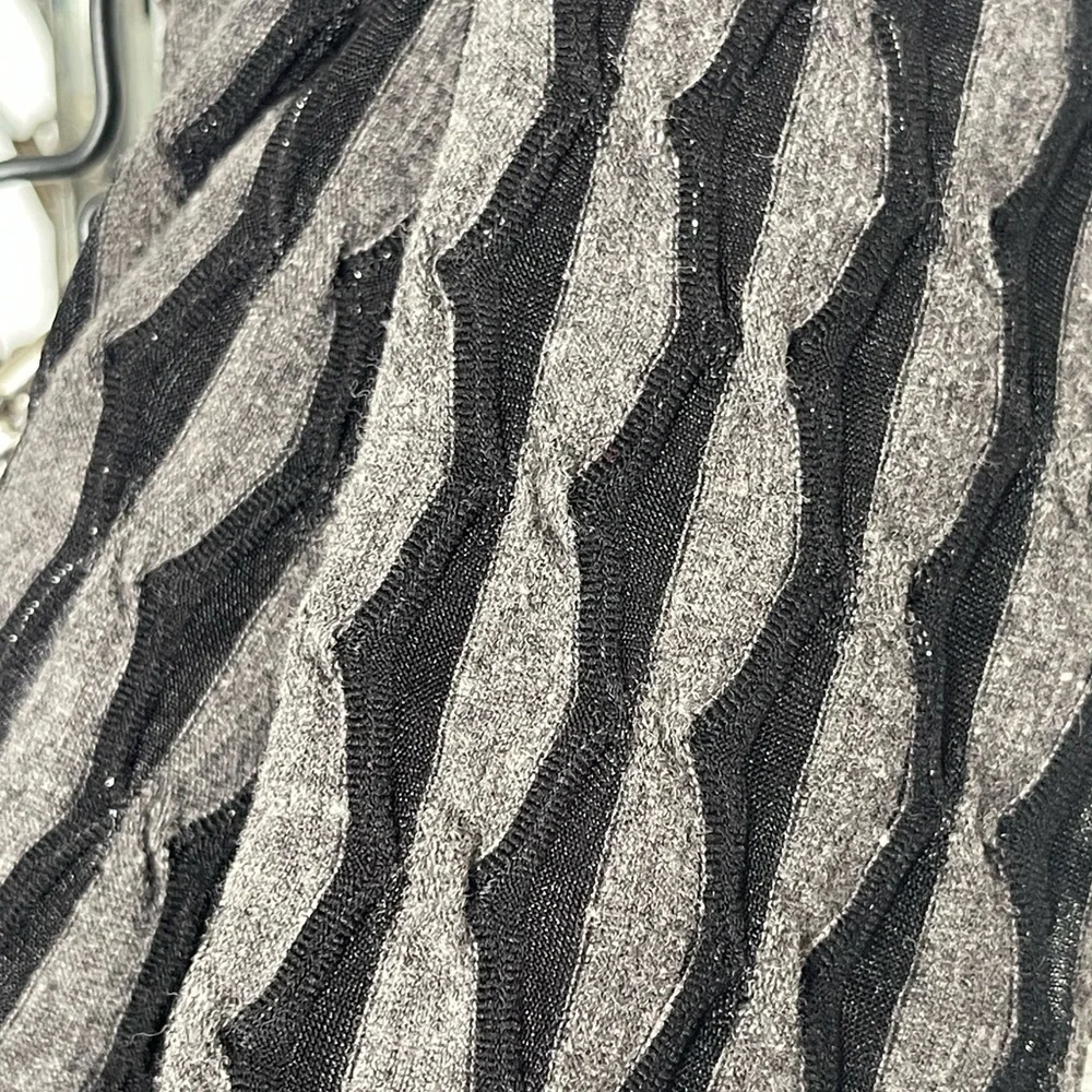 ⭐️HP⭐️ Infinity Scarf black and gray - Picture 2 of 3